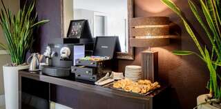 Отель Hilton Dublin Дублин Номер Делюкс с кроватью размера «king-size»-4